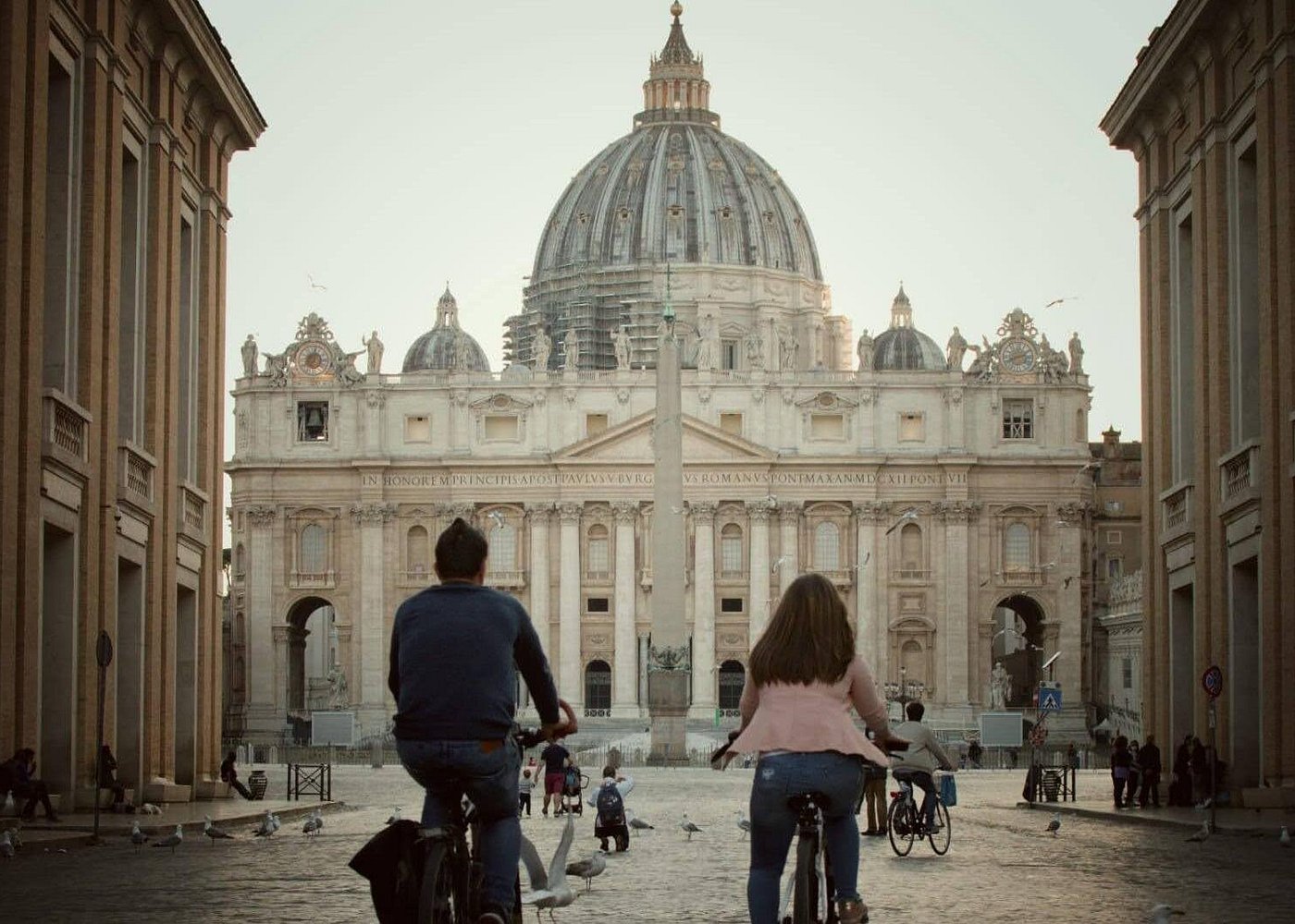 Pareja con y sin ciudadanía europea: Cómo lograr la residencia en Italia como convivientes